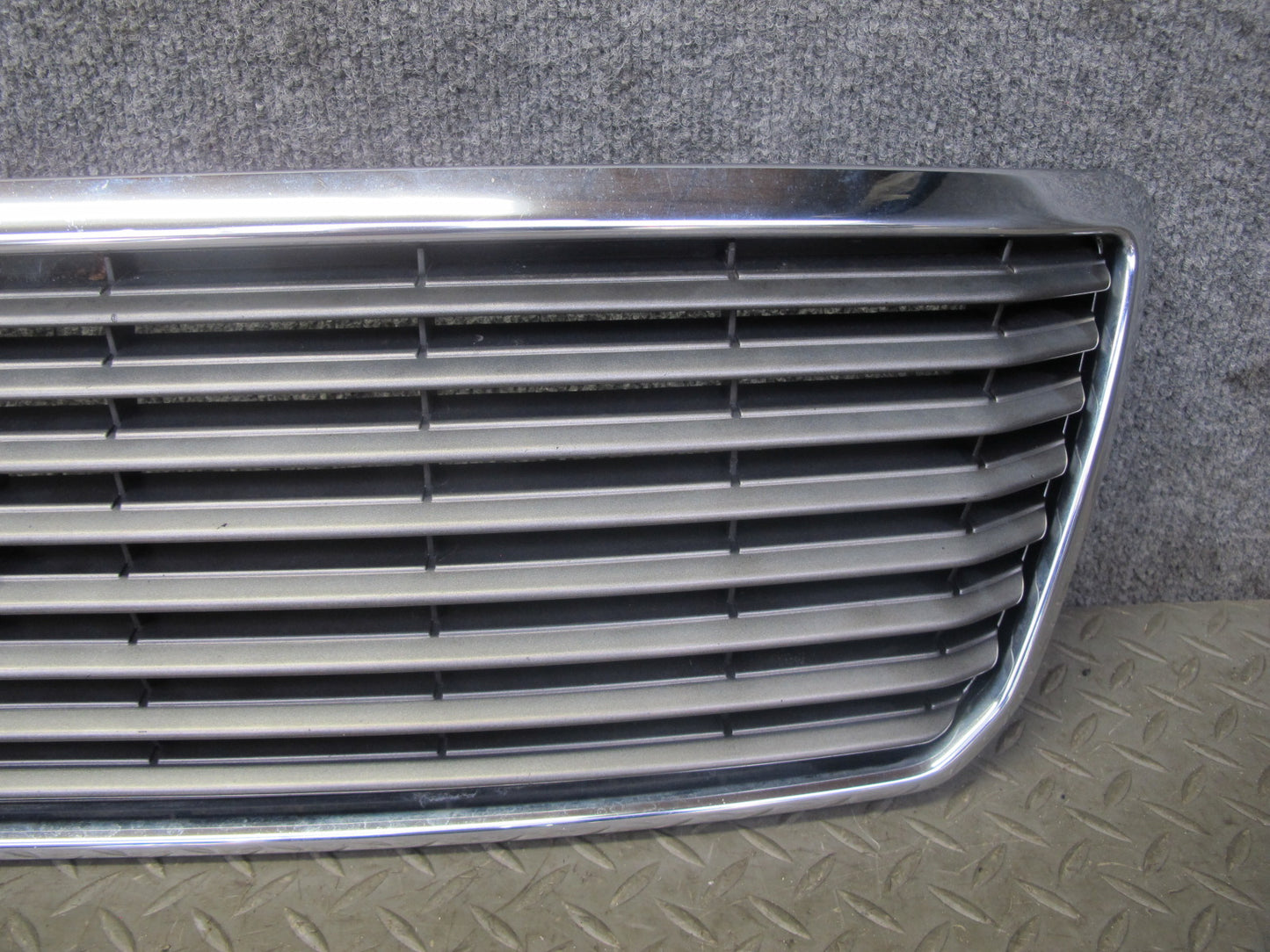 98-00 Lexus UCF20L LS400 Front Upper Hood Chrome Grille w Emblem OEM