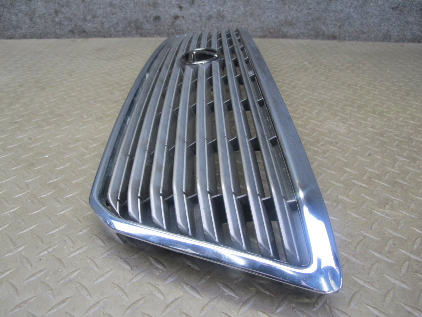 98-00 Lexus UCF20L LS400 Front Upper Hood Chrome Grille w Emblem OEM