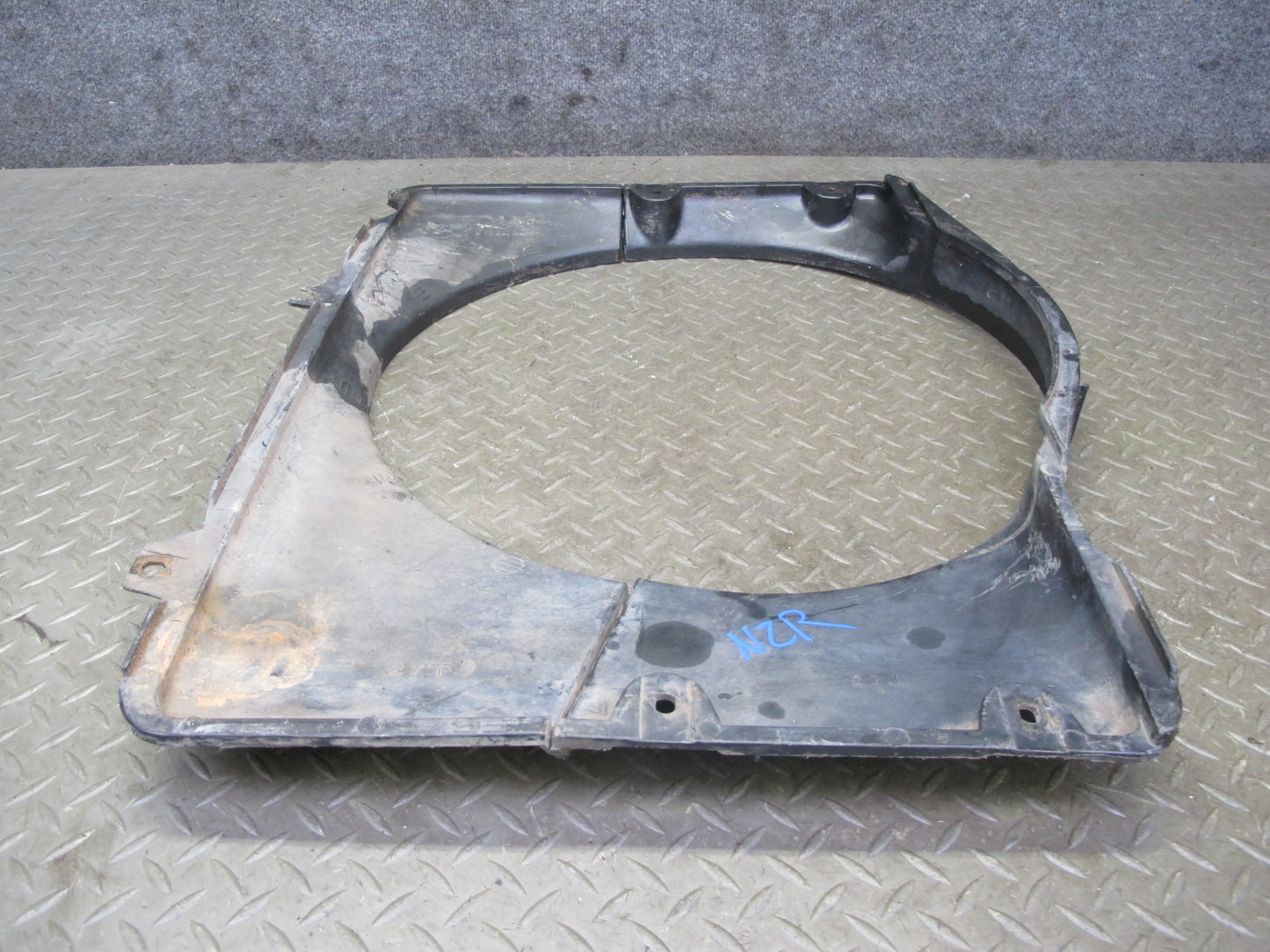 77-78 Datsun S30 280Z Engine Cooling Fan Motor Shroud OEM