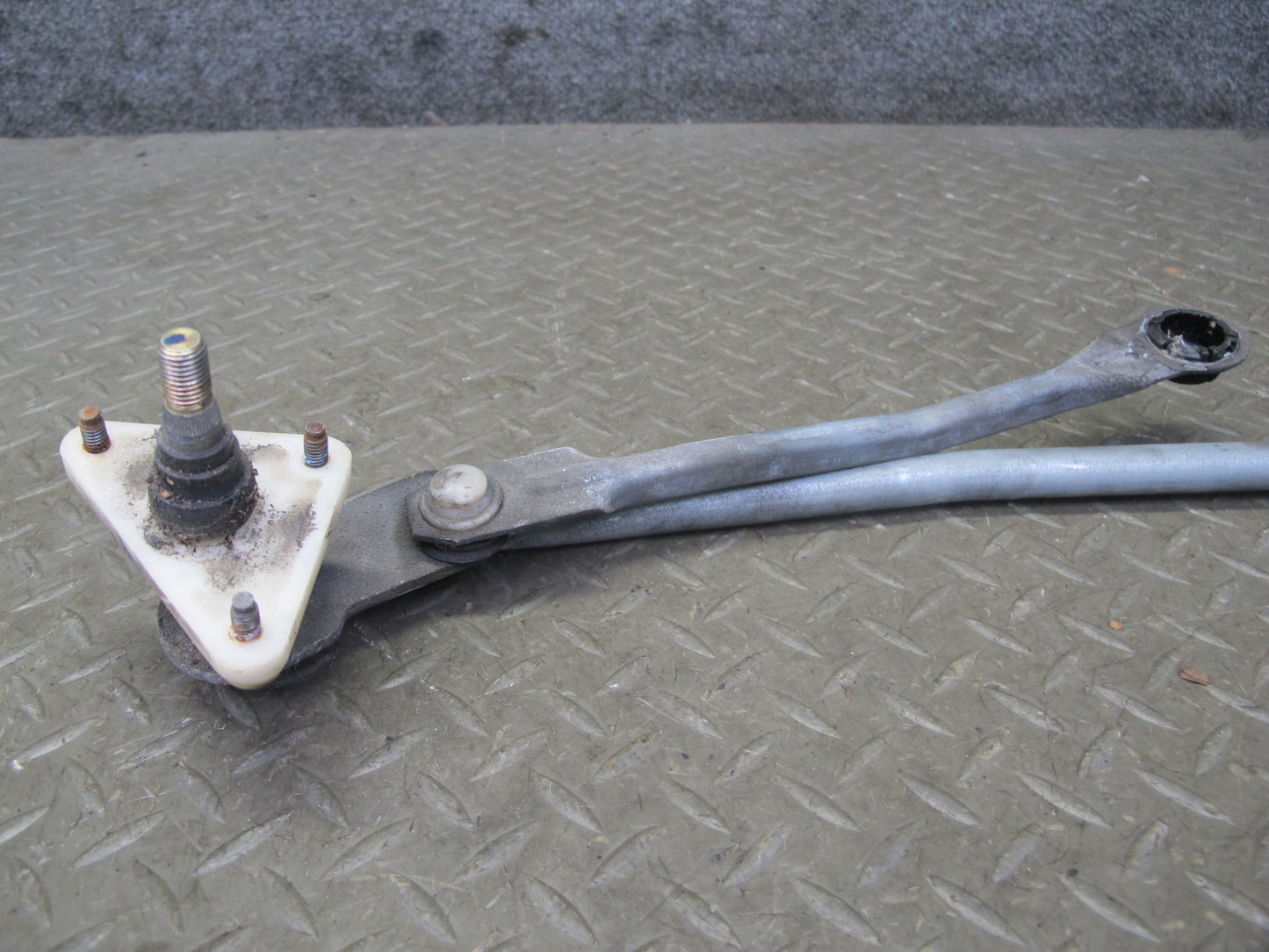 90-96 Nissan Z32 300ZX 2+0 Windshield Wiper Transmission Linkage w Motor OEM