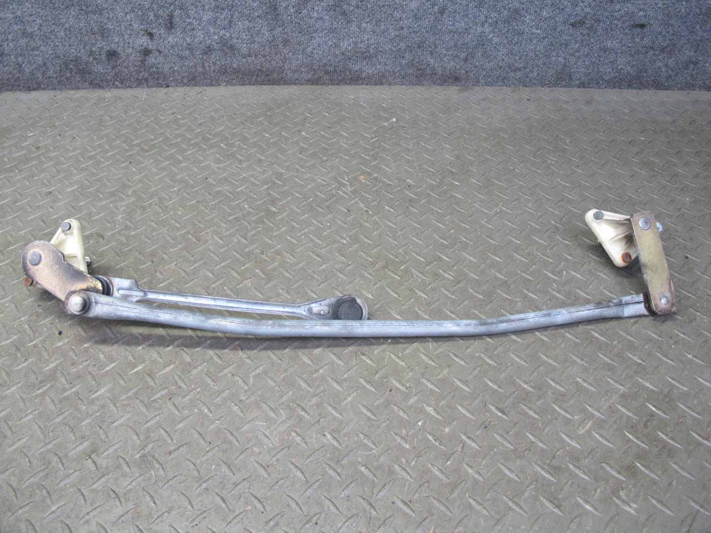 90-96 Nissan Z32 300ZX 2+0 Windshield Wiper Transmission Linkage w Motor OEM