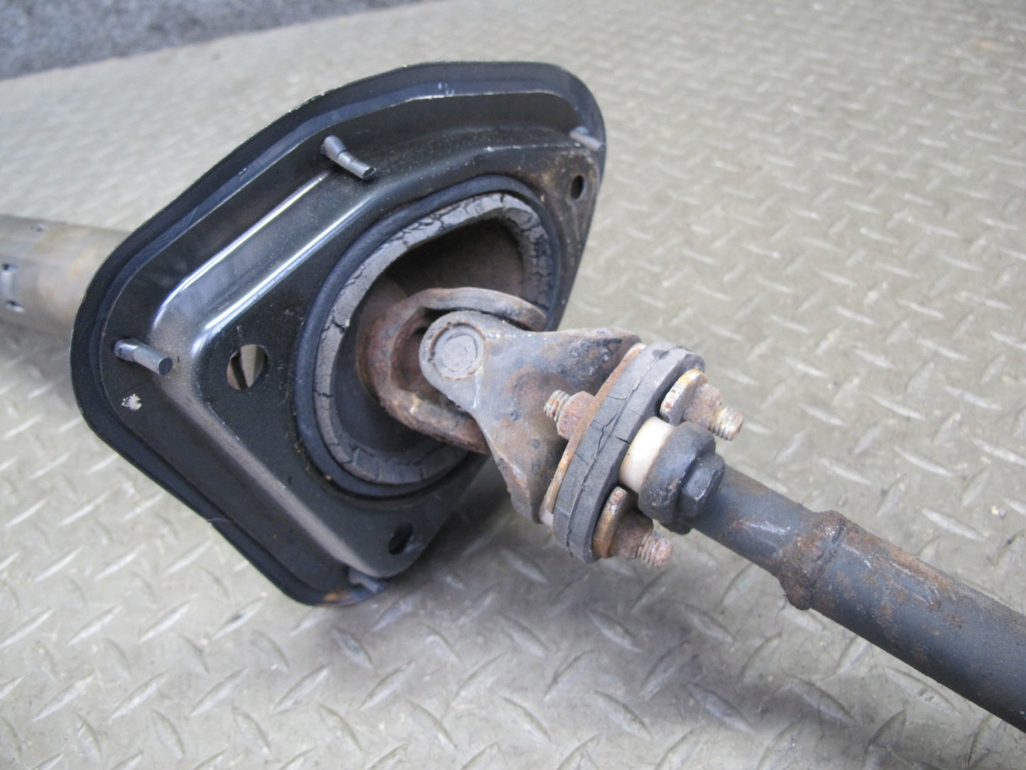 1990 Nissan 300ZX Z32 NON Turbo Steering Column Shaft Assembly OEM