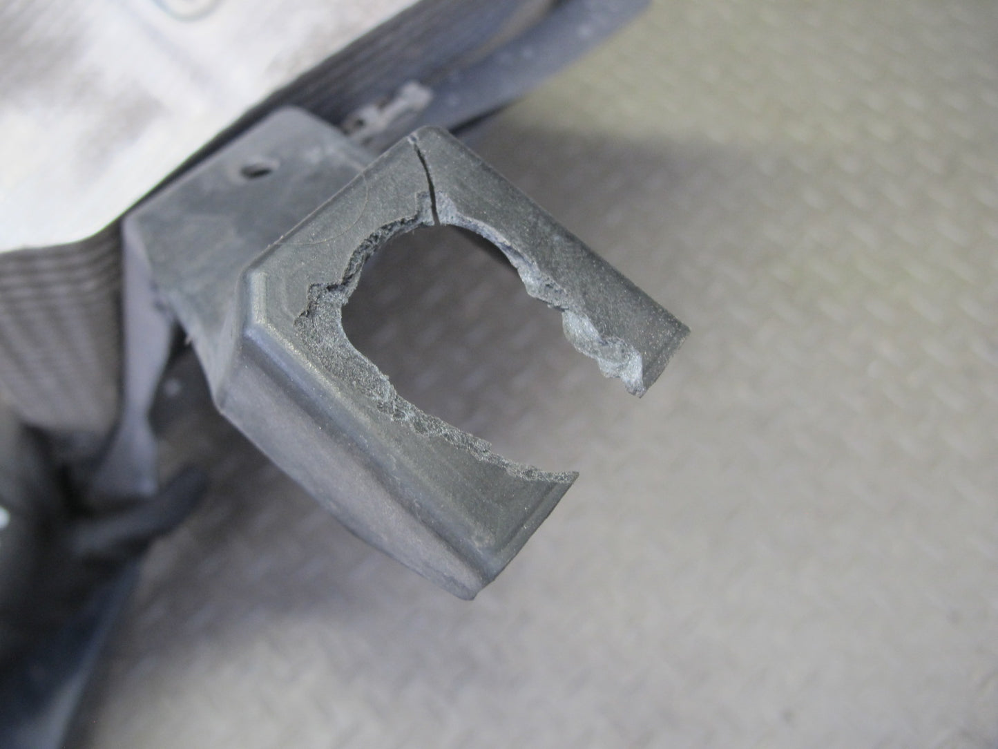 17-23 Porsche Panamera 971 Rear Bumper Mount Bracket Support Set