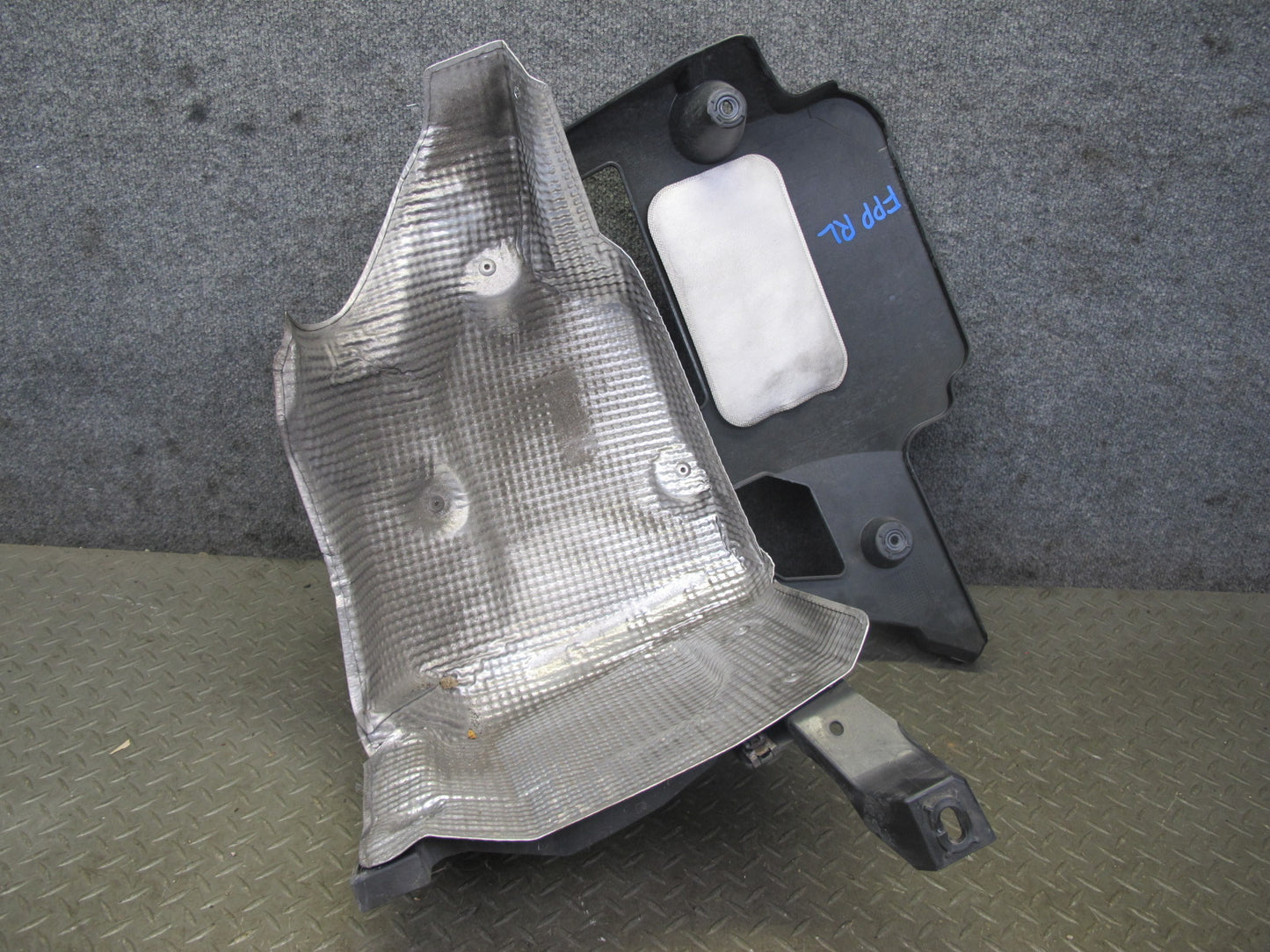 17-23 Porsche Panamera 971 Rear Bumper Mount Bracket Support Set