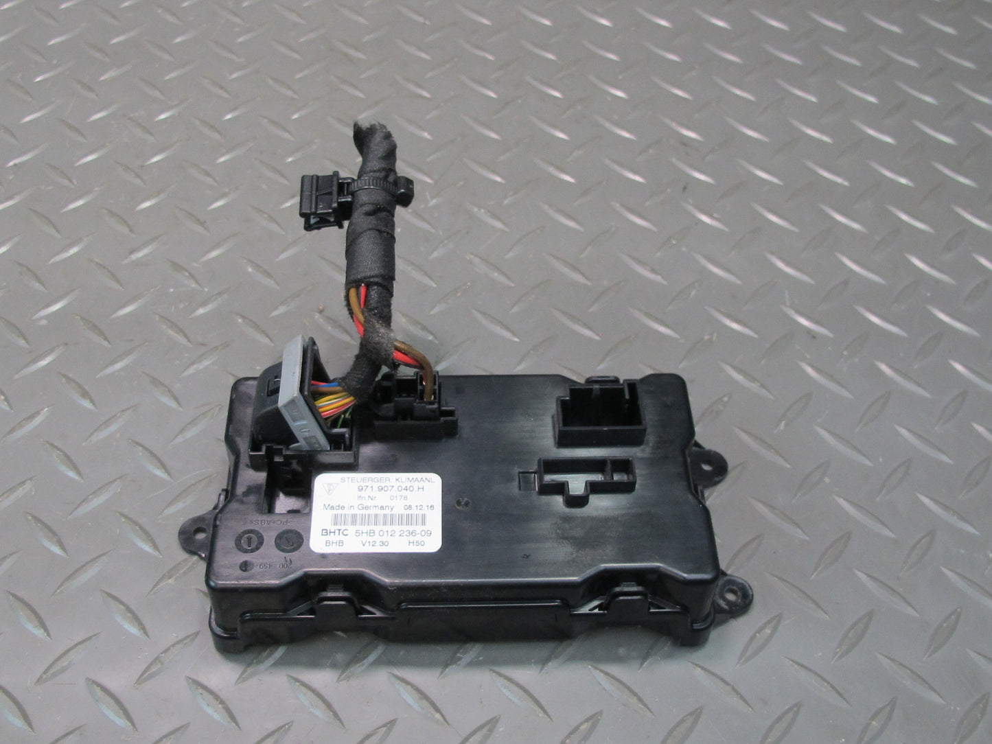 17-18 Porsche Panamera 4S 971 A/C Air Condition Control Module 971907040H