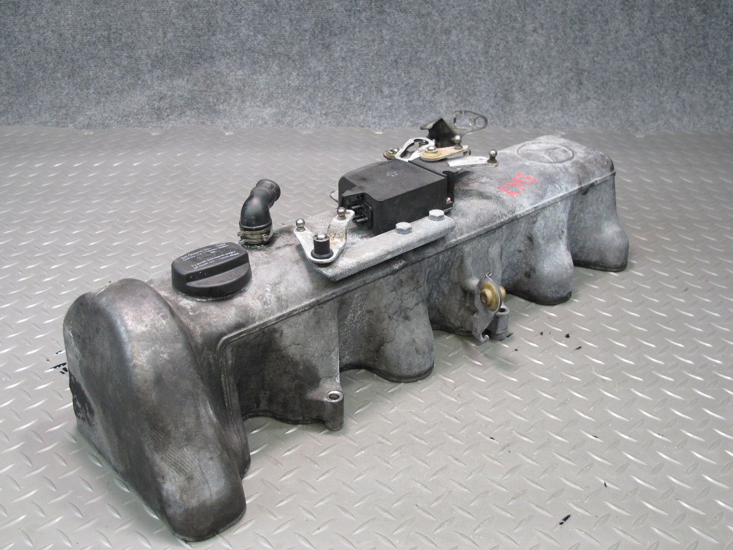 81-85 Mercedes W123 300D OM617 Diesel Engine Cylinder Head Valve Cover OEM