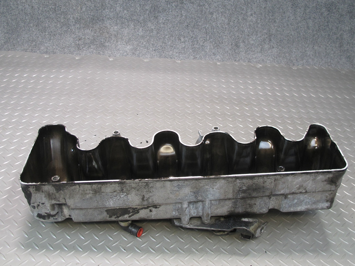 81-85 Mercedes W123 300D OM617 Diesel Engine Cylinder Head Valve Cover OEM