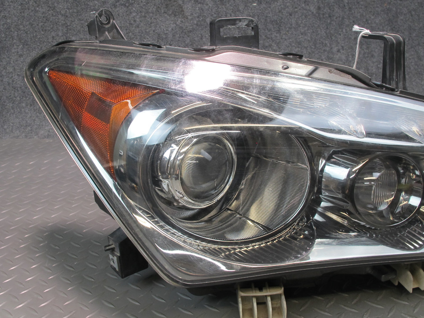 2011-2014 Infiniti QX56 QX80 Front Right Passenger Side Xenon HID Headlight Lamp