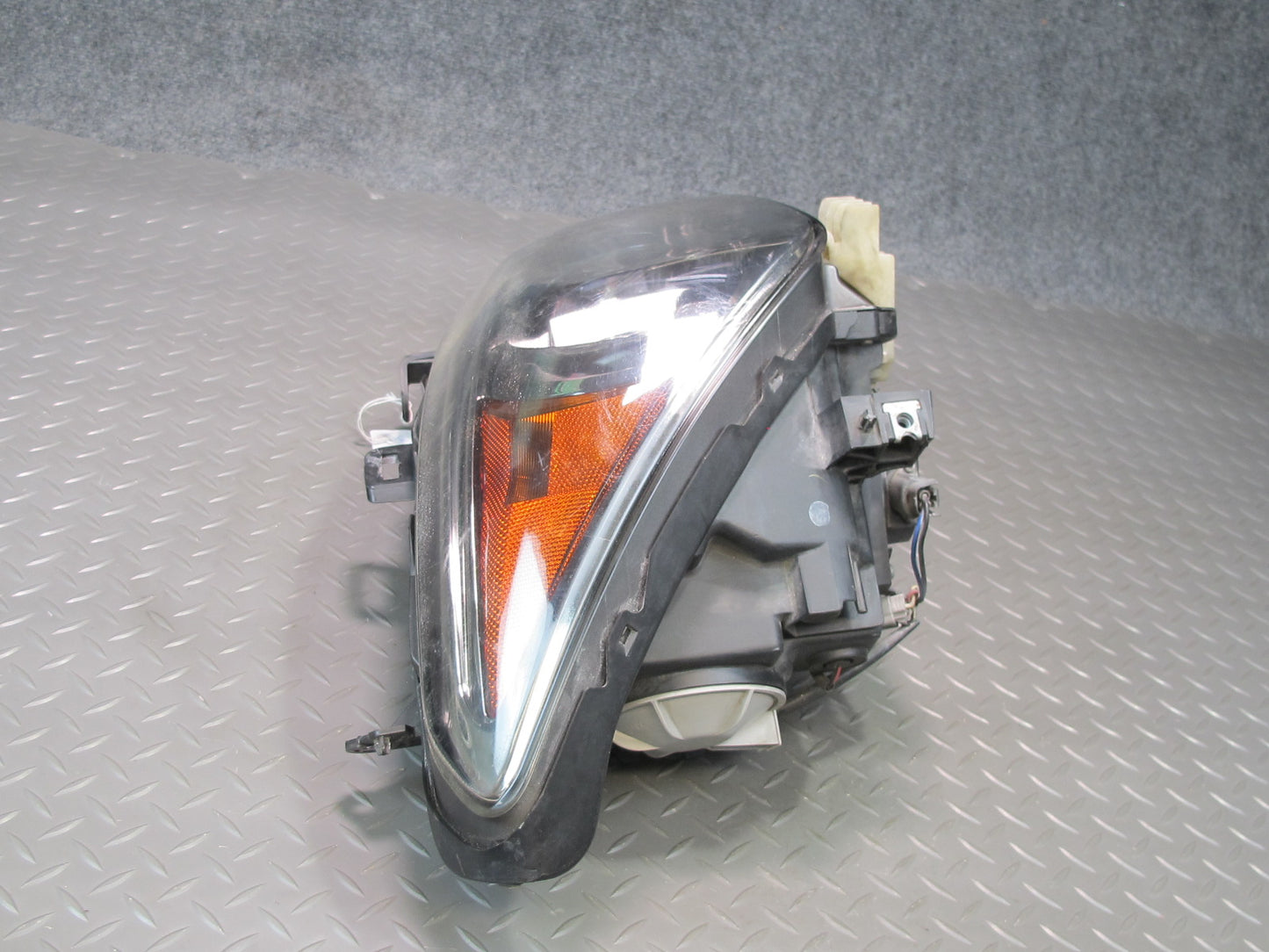 2011-2014 Infiniti QX56 QX80 Front Right Passenger Side Xenon HID Headlight Lamp