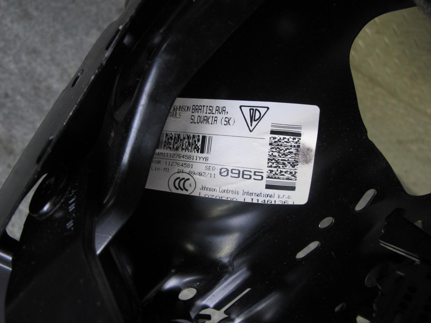 11-18 Porsche Cayenne 958 Front Right Side Lower Seat Rail Frame Track W/ Motor