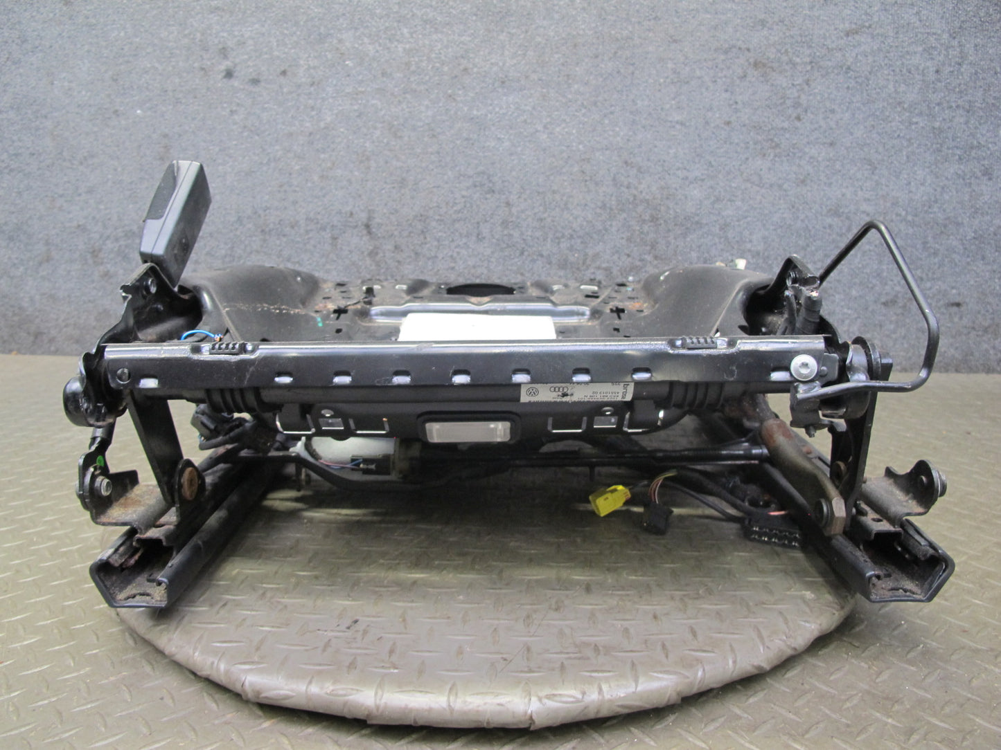 11-18 Porsche Cayenne 958 Front Right Side Lower Seat Rail Frame Track W/ Motor