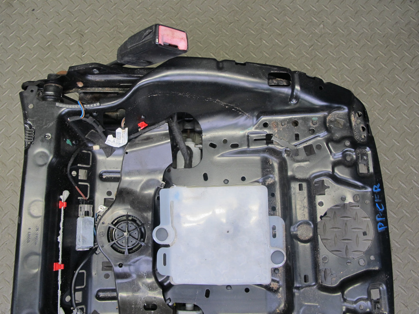 11-18 Porsche Cayenne 958 Front Right Side Lower Seat Rail Frame Track W/ Motor