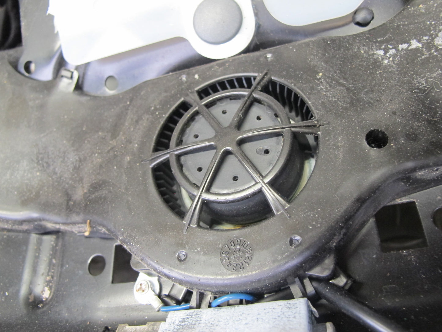 11-18 Porsche Cayenne 958 Front Right Side Lower Seat Rail Frame Track W/ Motor