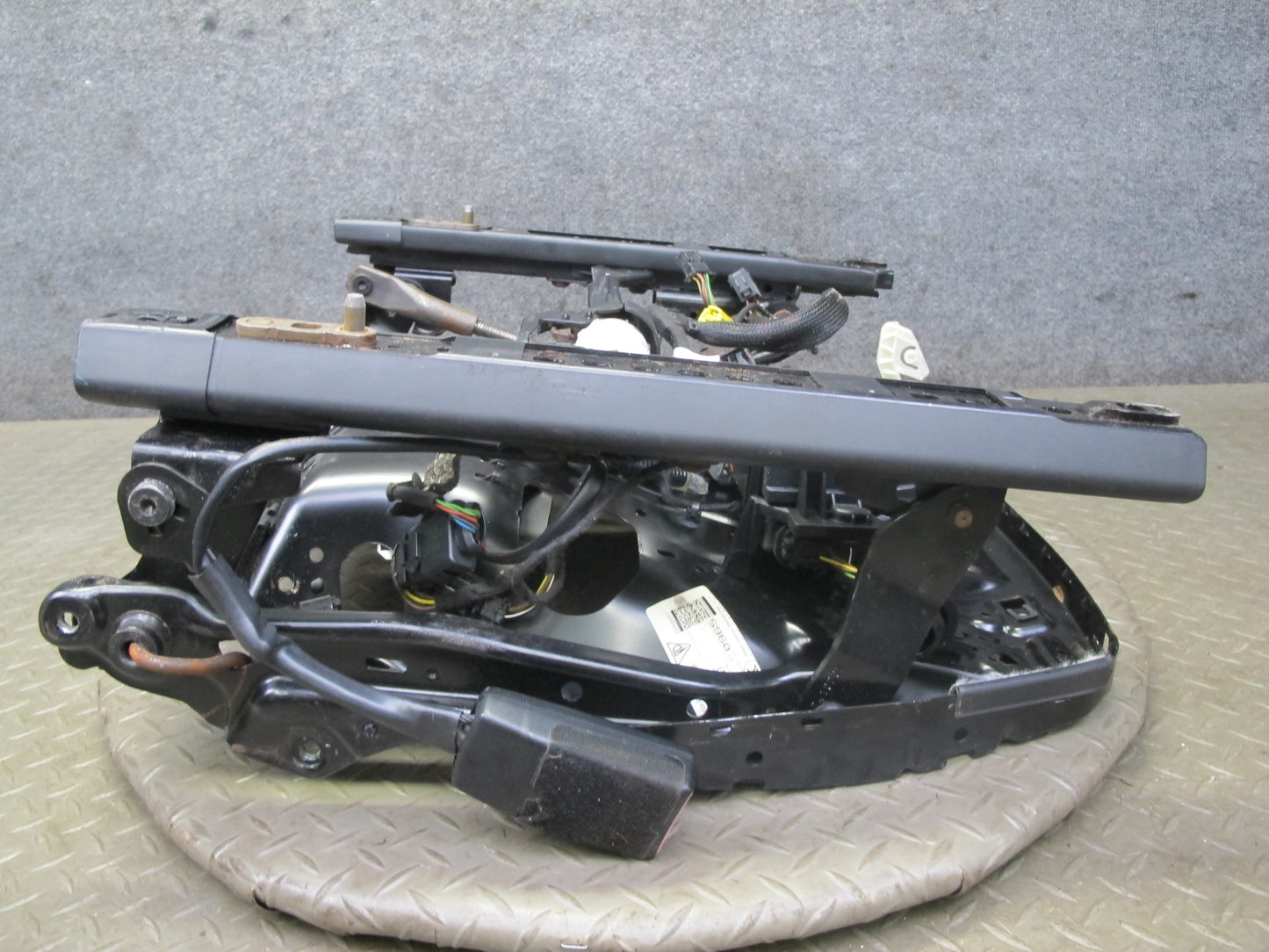 11-18 Porsche Cayenne 958 Front Right Side Lower Seat Rail Frame Track W/ Motor