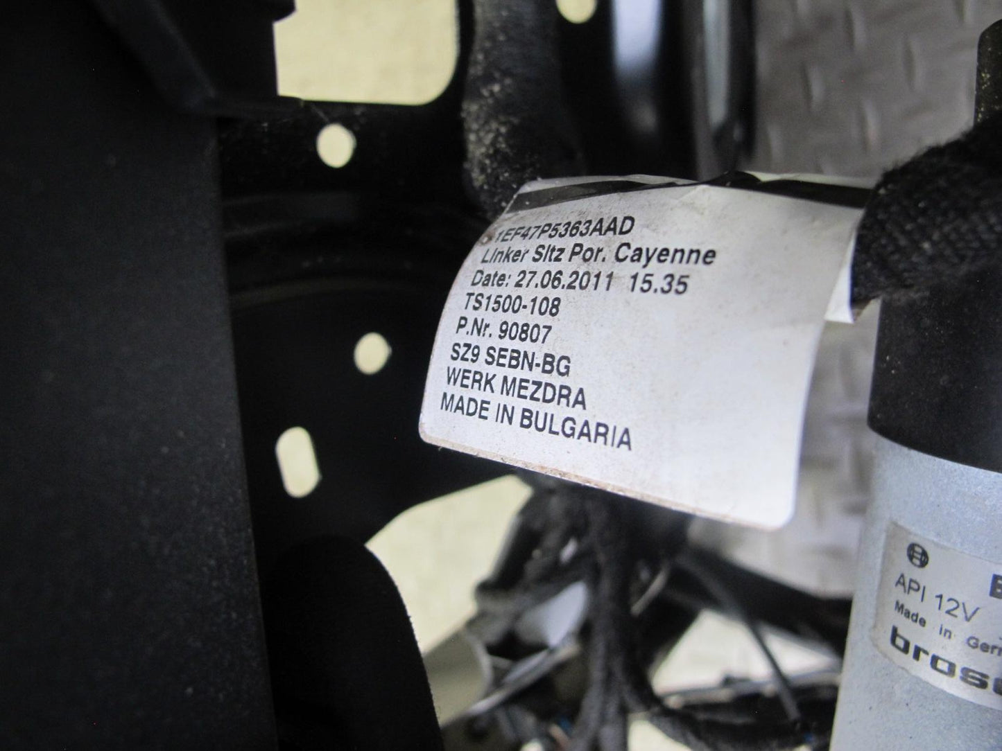 11-18 Porsche Cayenne 958 Front Left Side Lower Seat Rail Frame Track W/ Motor