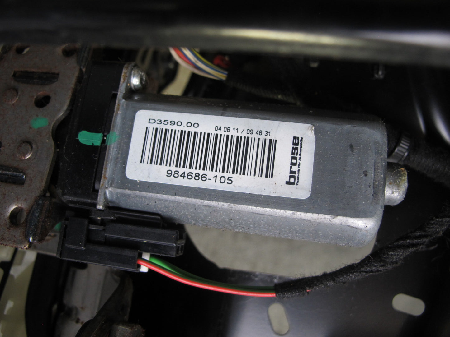 11-18 Porsche Cayenne 958 Front Left Side Lower Seat Rail Frame Track W/ Motor