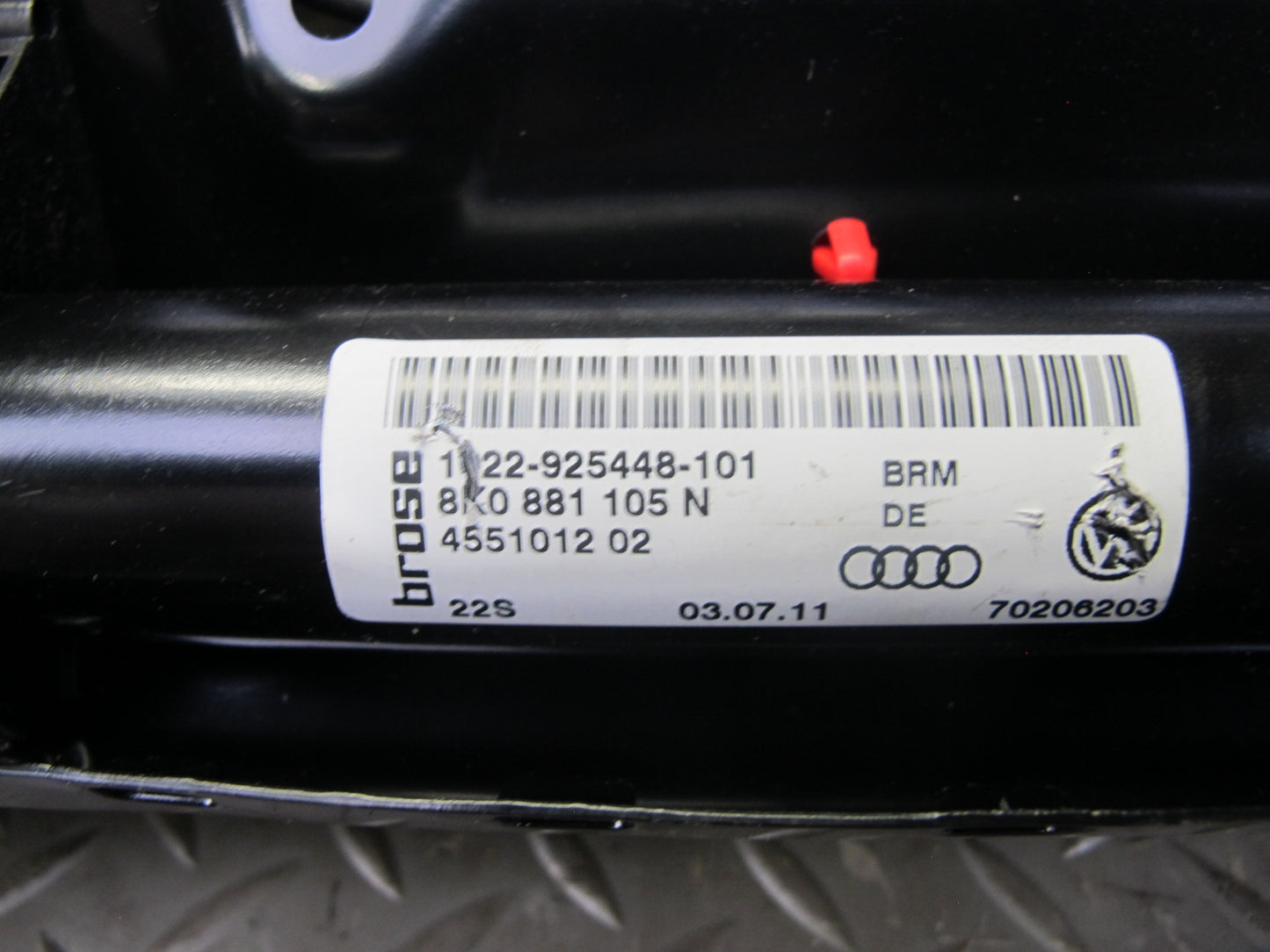 11-18 Porsche Cayenne 958 Front Left Side Lower Seat Rail Frame Track W/ Motor