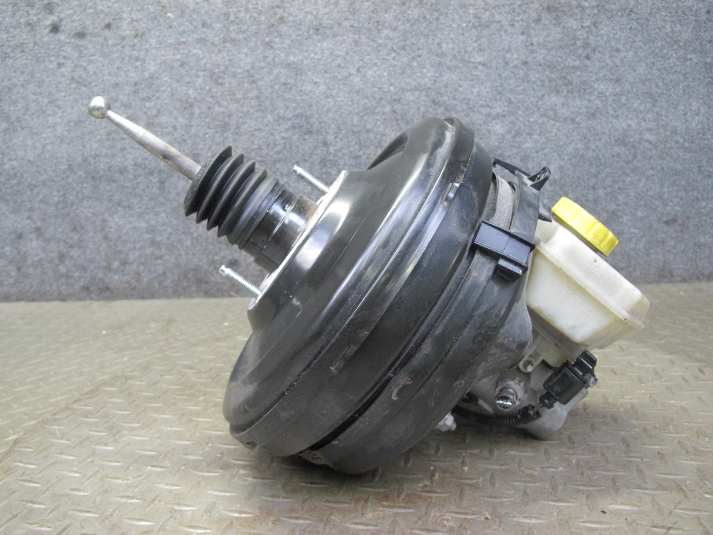 2011-2014 Porsche Cayenne S 958 Brake Booster W/ Master Cylinder & Reservoir