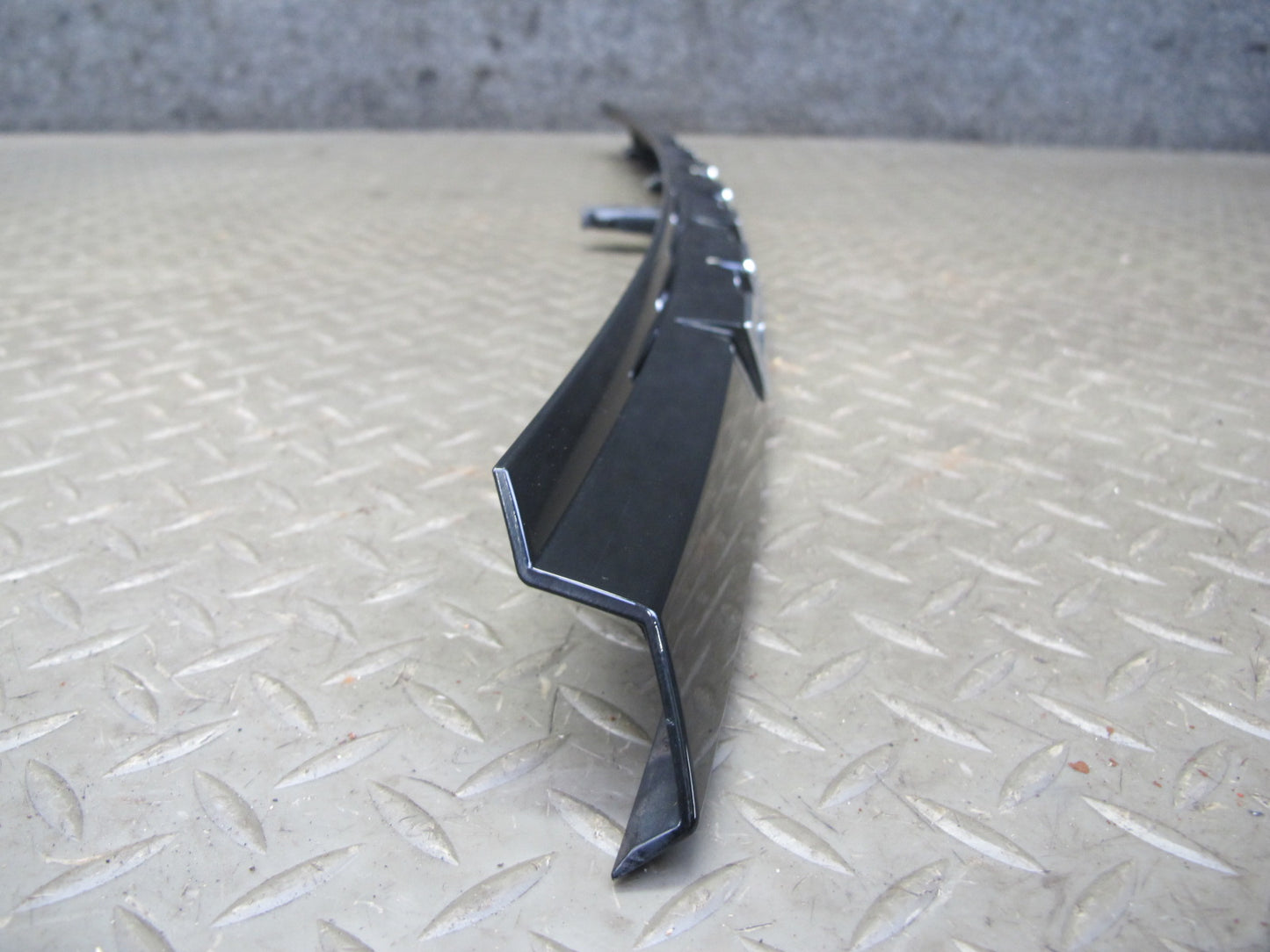 17-21 Porsche Panamera 971 Rear Trunk Tailgate Center Finish Trim Molding