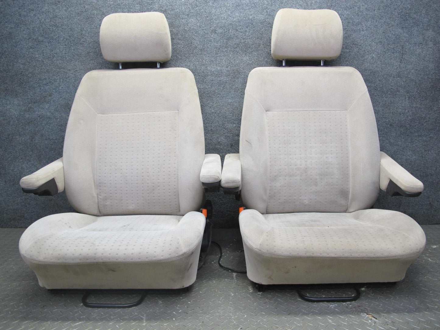 01-03 VW Eurovan T4 Set of 2 Front Left & Right Cloth Seat Beige OEM