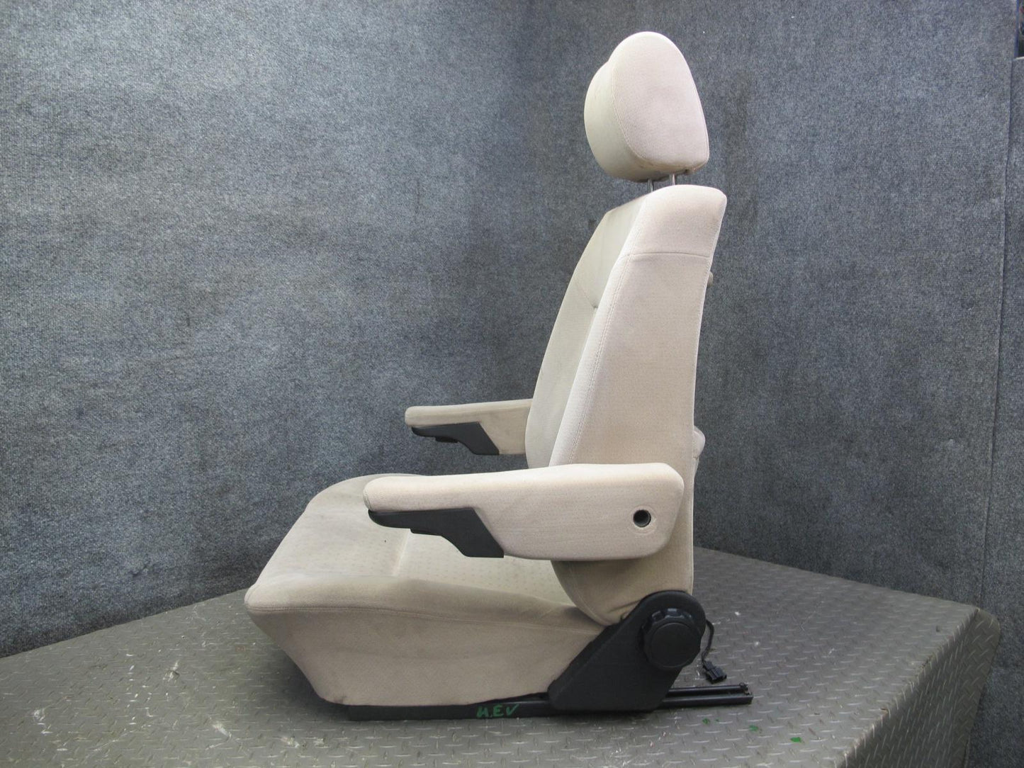 01-03 VW Eurovan T4 Set of 2 Front Left & Right Cloth Seat Beige OEM