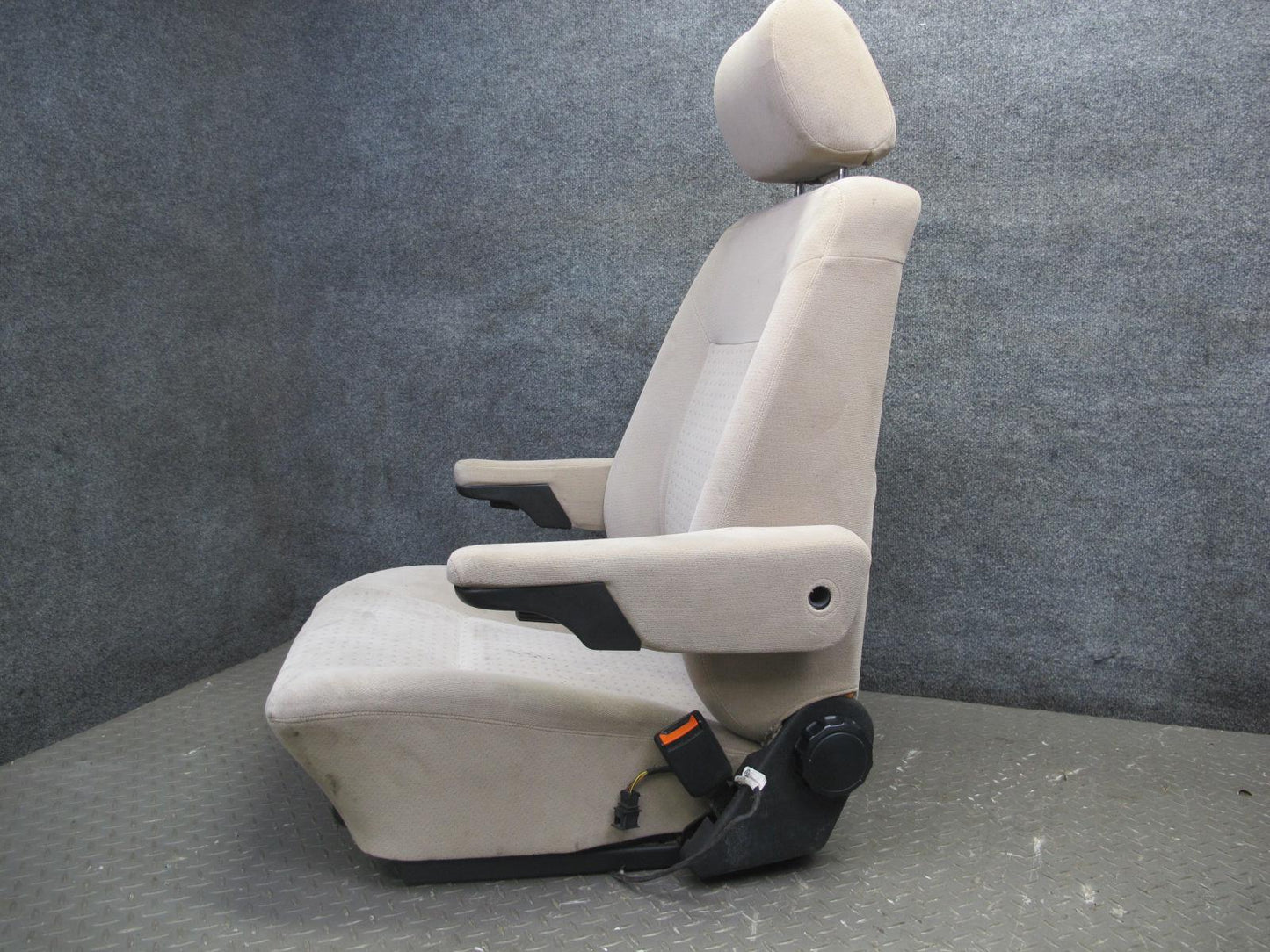 01-03 VW Eurovan T4 Set of 2 Front Left & Right Cloth Seat Beige OEM