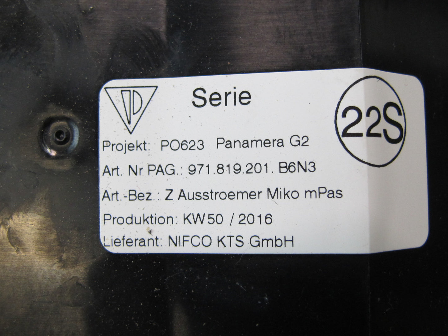 17-23 Porsche Panamera 971 Rear Center Console A/C Air Vent Grille 971819201