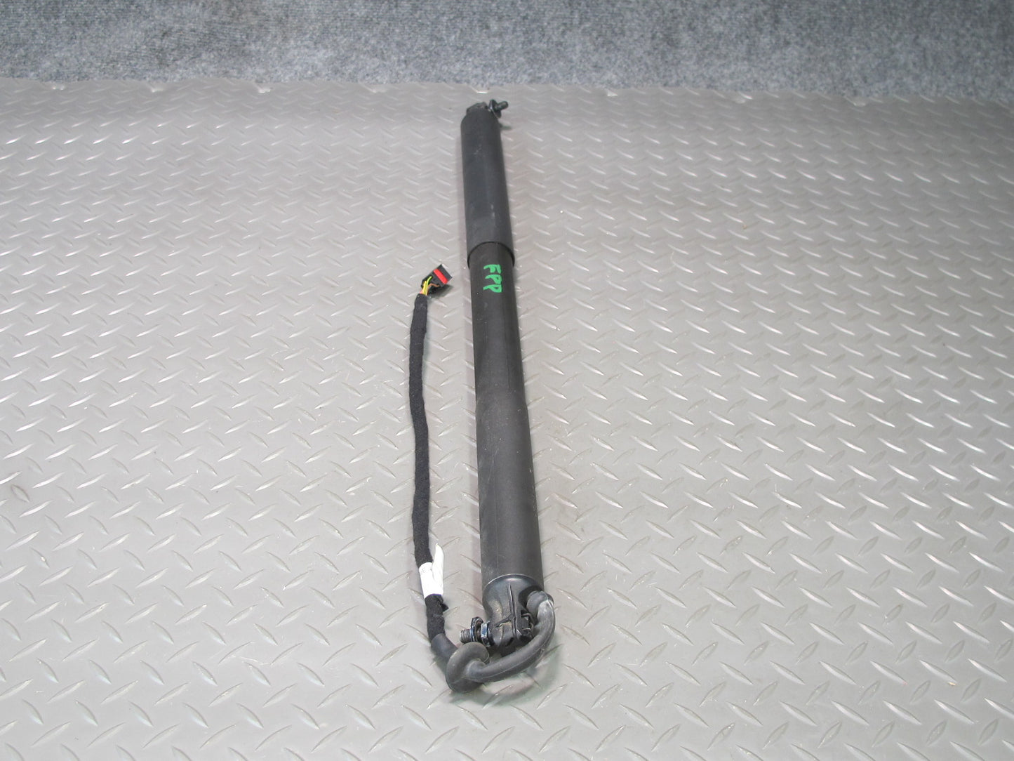 17-23 Porsche Panamera 971 Rear Left & Right Trunk Lid Lift Support Strut Set