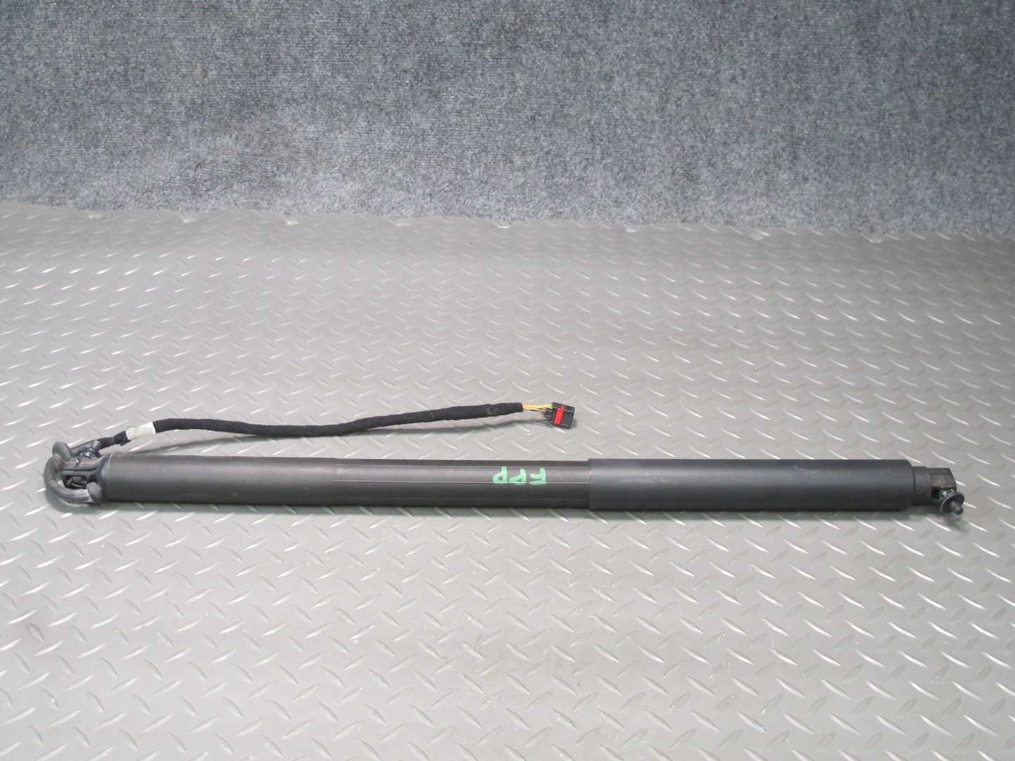17-23 Porsche Panamera 971 Rear Left & Right Trunk Lid Lift Support Strut Set