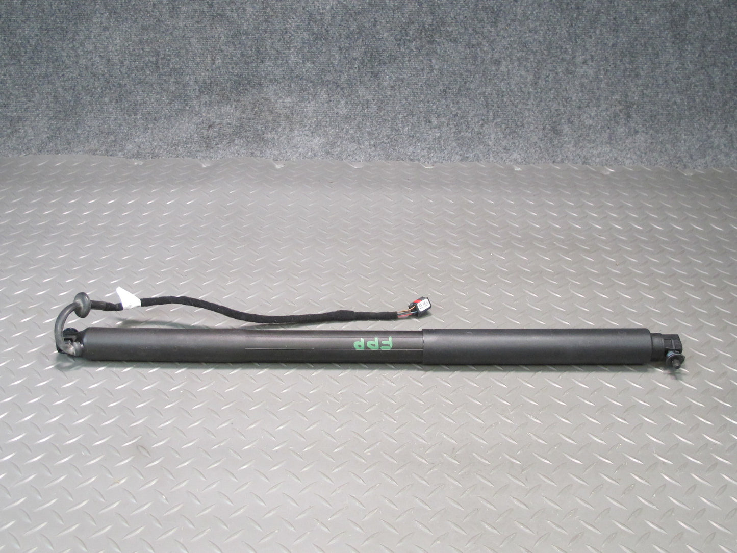 17-23 Porsche Panamera 971 Rear Left & Right Trunk Lid Lift Support Strut Set