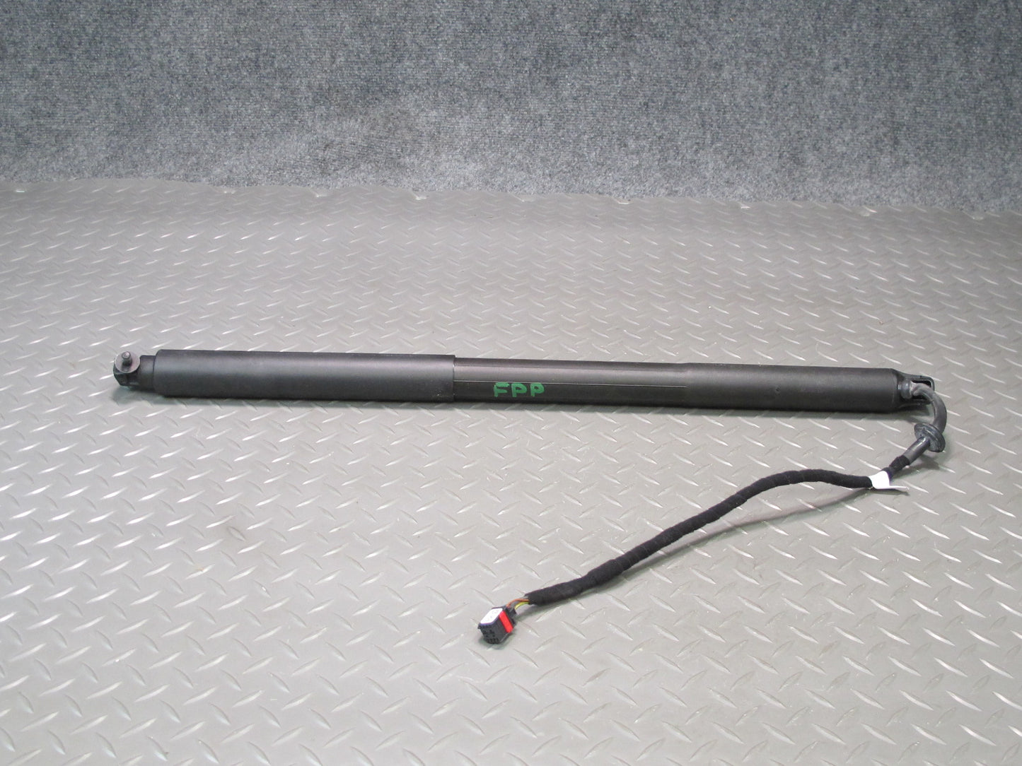 17-23 Porsche Panamera 971 Rear Left & Right Trunk Lid Lift Support Strut Set