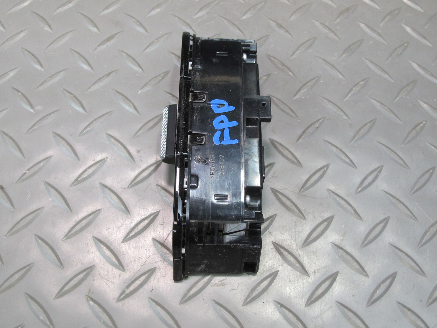 17-23 Porsche Panamera 971 Rear Center Console Sun Shade Heated Seat Switch