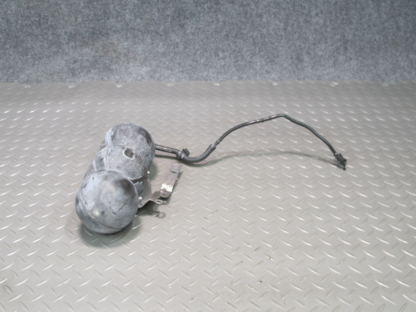 17-23 Porsche Panamera 971 Vacuum Pressure Reservoir Tank 420131541