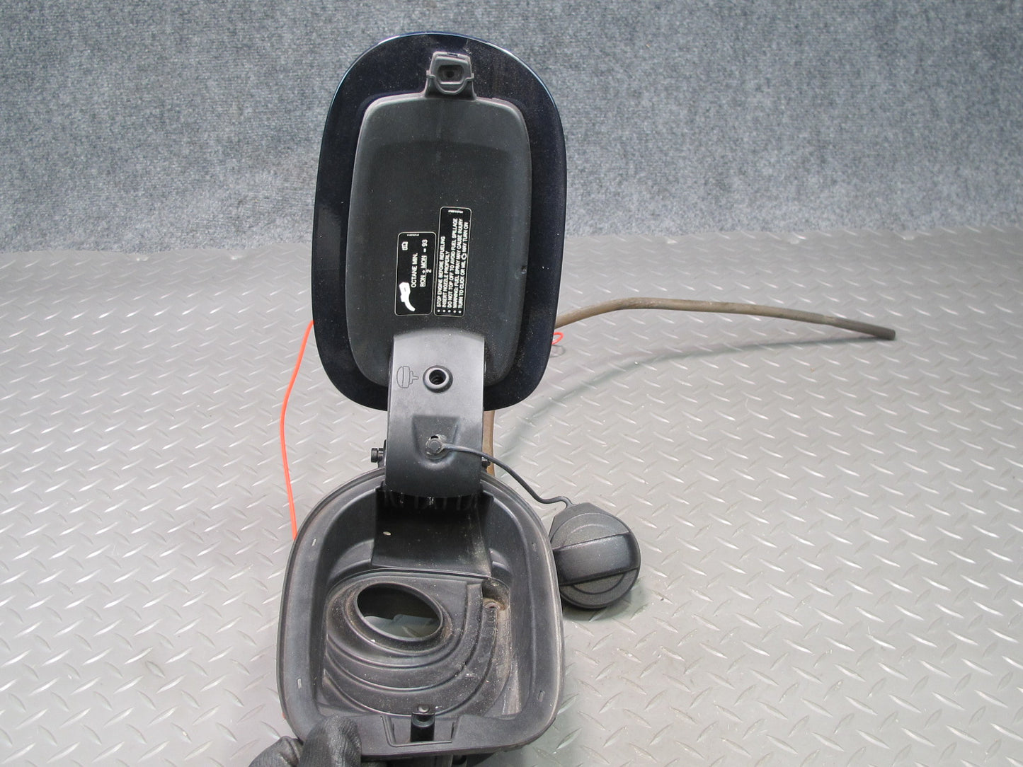 17-23 Porsche Panamera 971 Fuel Tank Filler Door Lid Cover w Hinge & Actuator