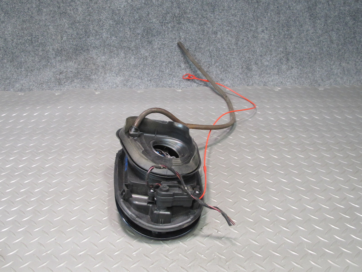 17-23 Porsche Panamera 971 Fuel Tank Filler Door Lid Cover w Hinge & Actuator