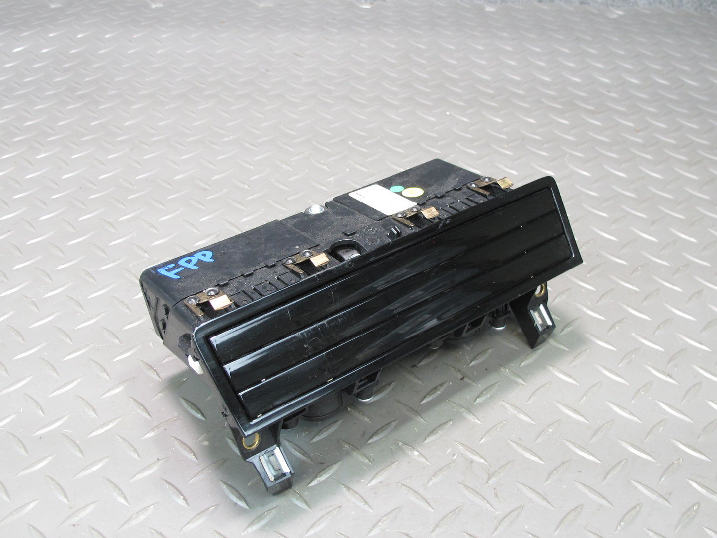 17-23 Porsche Panamera 971 Dash Front Center A/C Air Vent Grille 971819110D