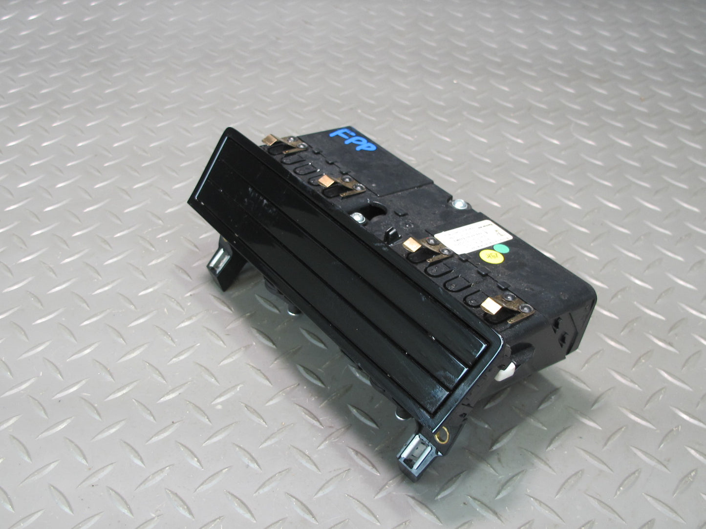 17-23 Porsche Panamera 971 Dash Front Center A/C Air Vent Grille 971819110D