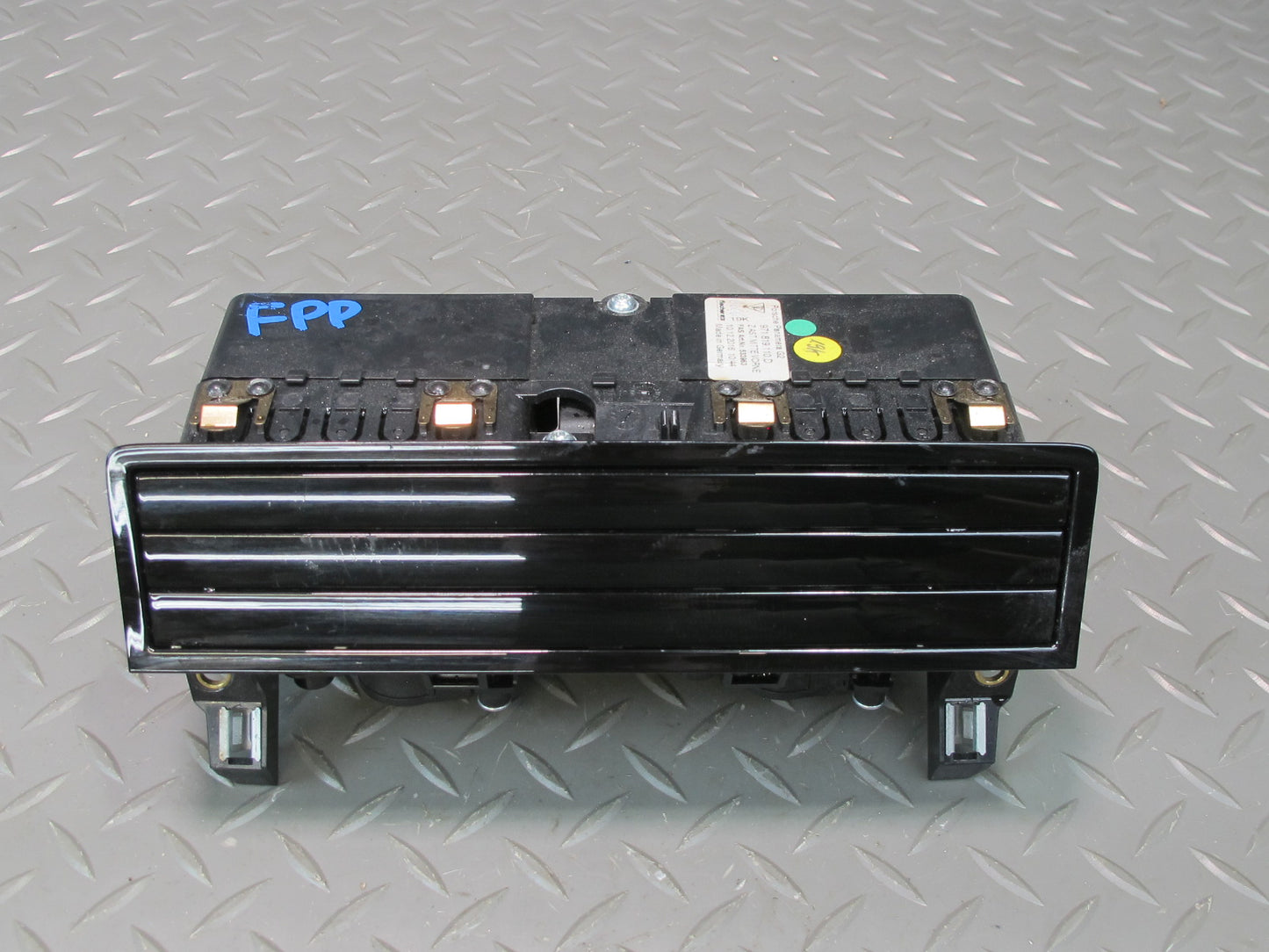 17-23 Porsche Panamera 971 Dash Front Center A/C Air Vent Grille 971819110D