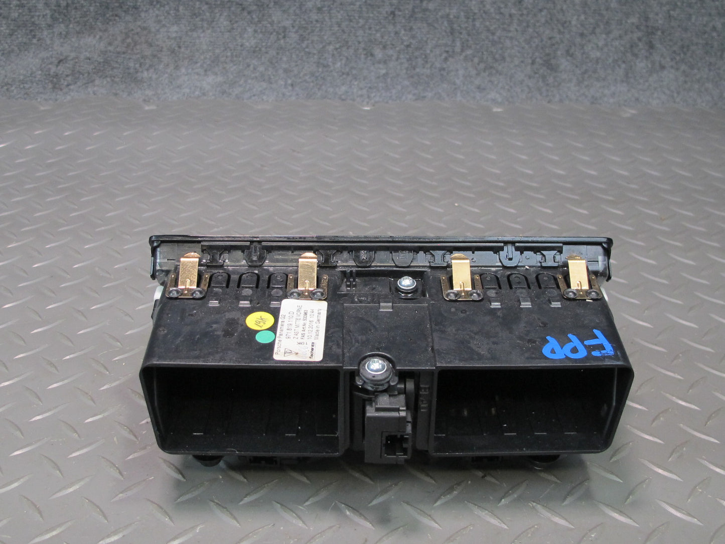 17-23 Porsche Panamera 971 Dash Front Center A/C Air Vent Grille 971819110D