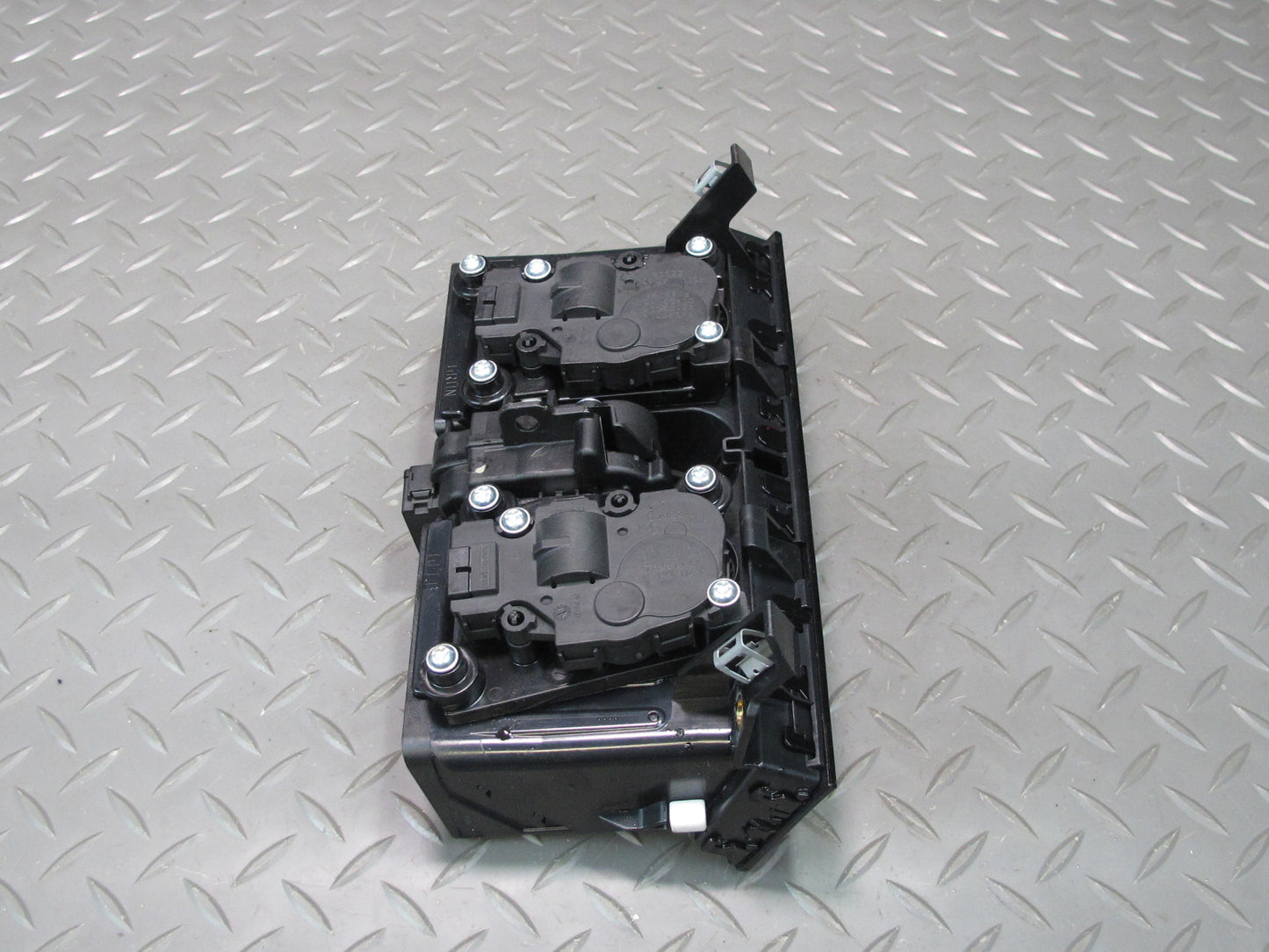 17-23 Porsche Panamera 971 Dash Front Center A/C Air Vent Grille 971819110D