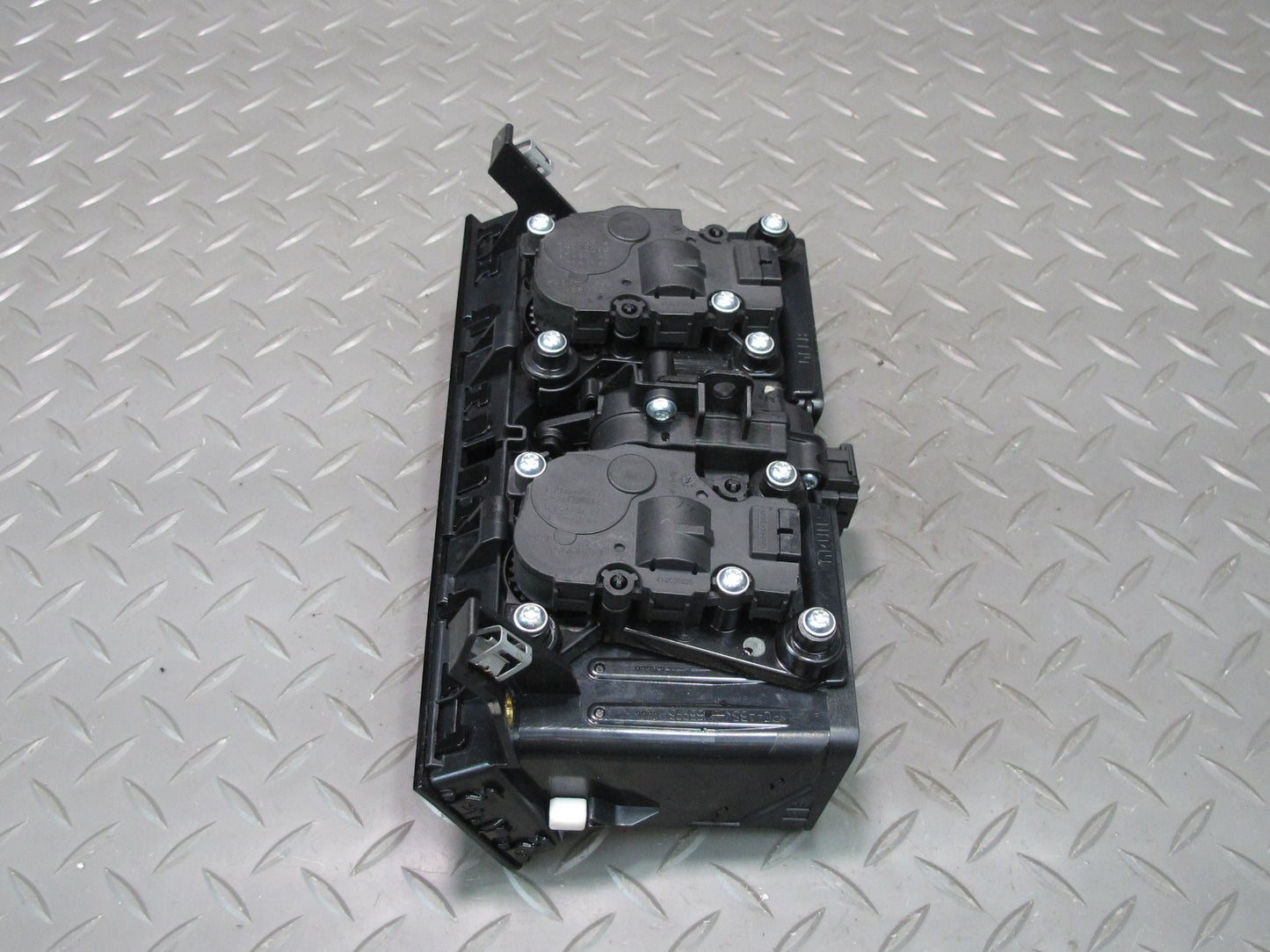 17-23 Porsche Panamera 971 Dash Front Center A/C Air Vent Grille 971819110D