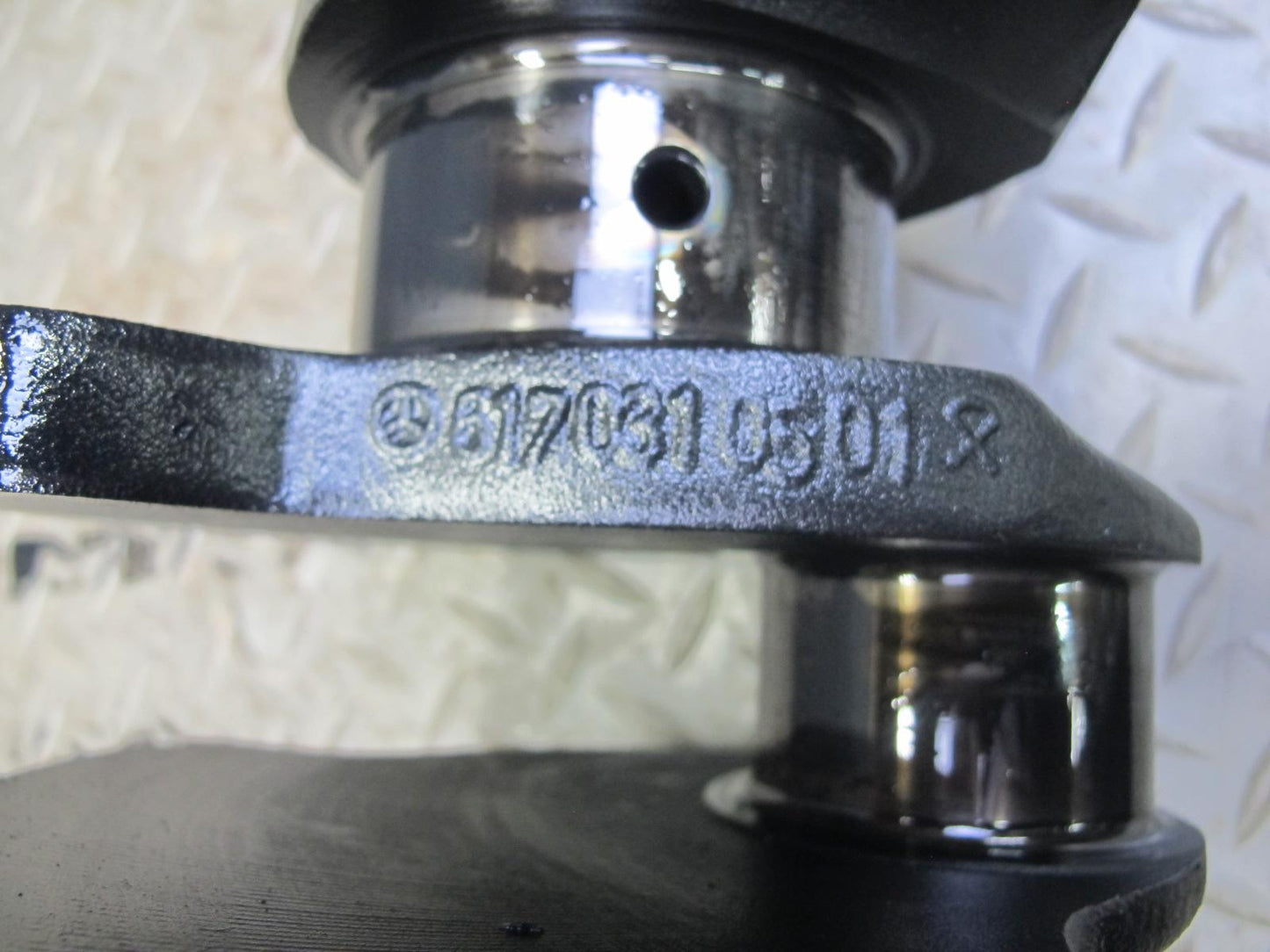 82-85 Mercedes W123 300D 3.0L OM617 617.952 Diesel Engine Crankshaft Unit OEM