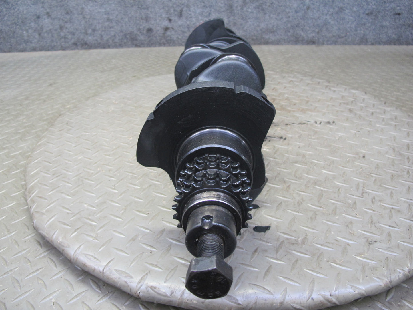 82-85 Mercedes W123 300D 3.0L OM617 617.952 Diesel Engine Crankshaft Unit OEM