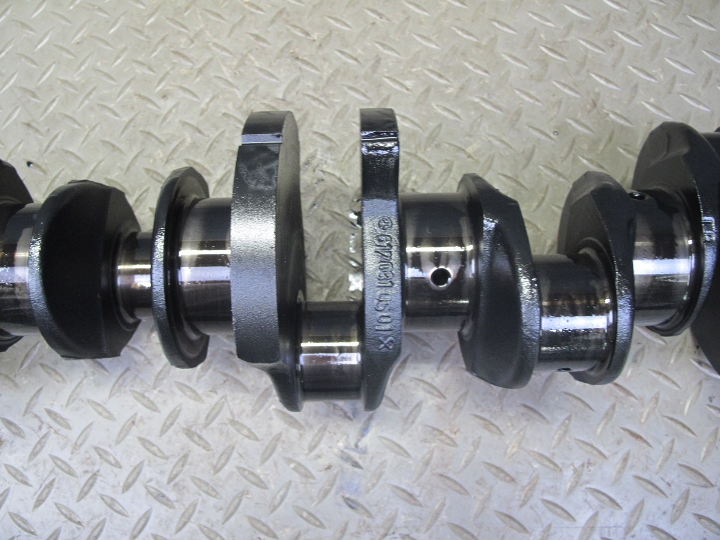 82-85 Mercedes W123 300D 3.0L OM617 617.952 Diesel Engine Crankshaft Unit OEM