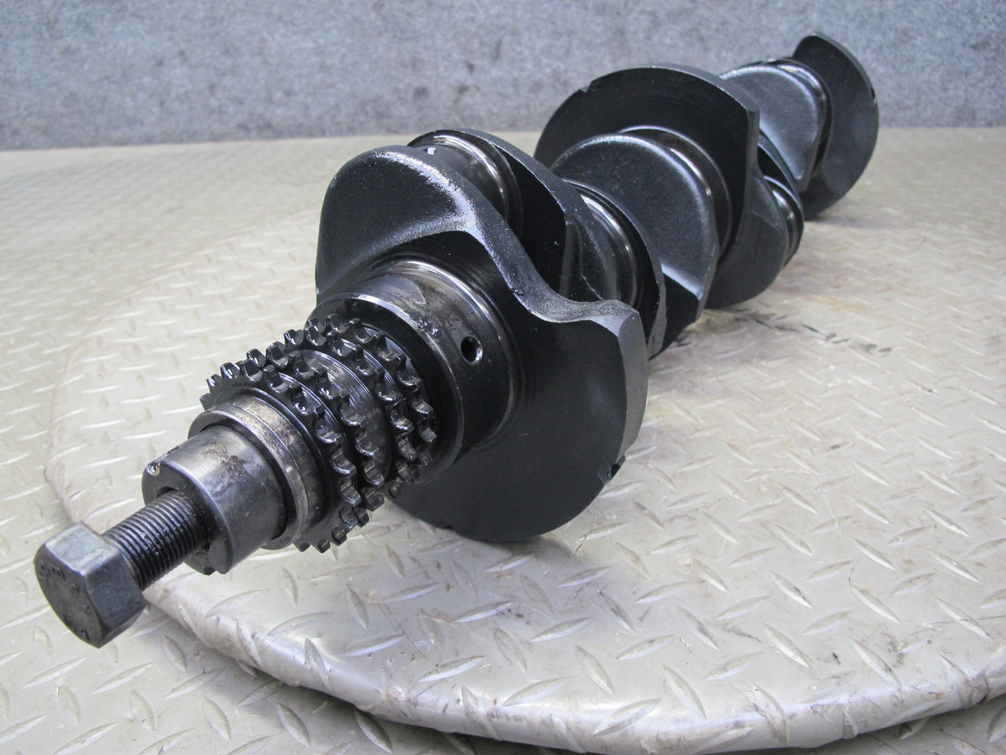 82-85 Mercedes W123 300D 3.0L OM617 617.952 Diesel Engine Crankshaft Unit OEM