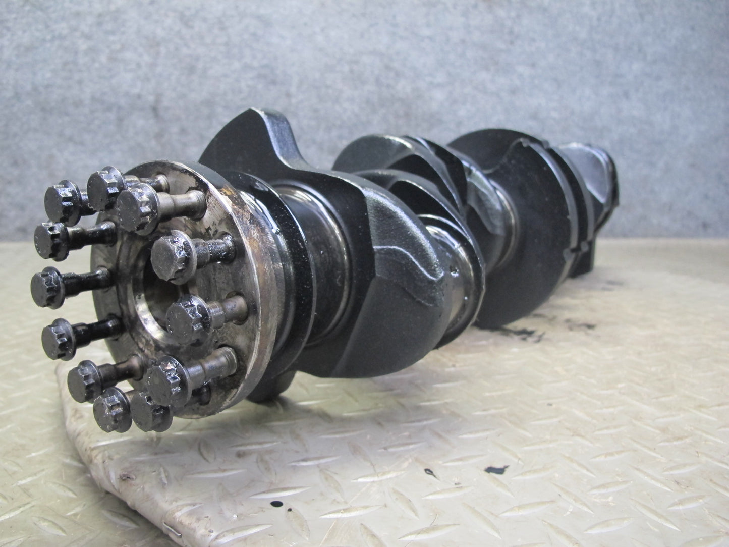 82-85 Mercedes W123 300D 3.0L OM617 617.952 Diesel Engine Crankshaft Unit OEM