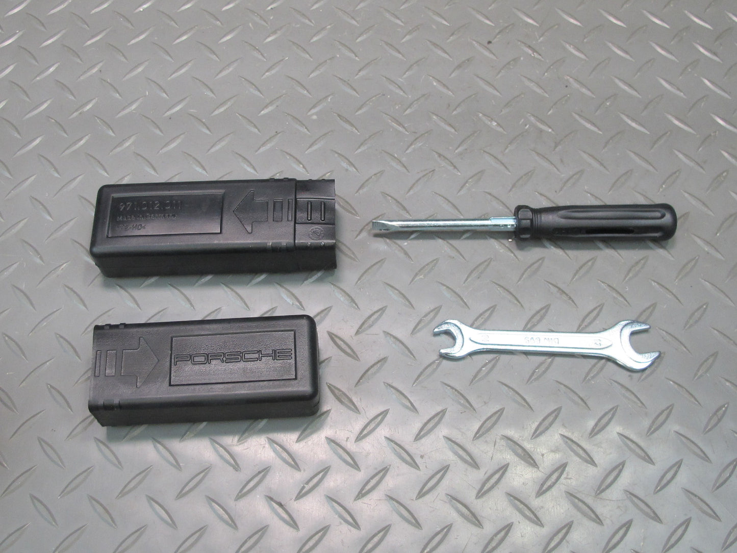 17-23 Porsche Panamera 971 Tire Wheel Air Inflator Compressor Tool KIT Set