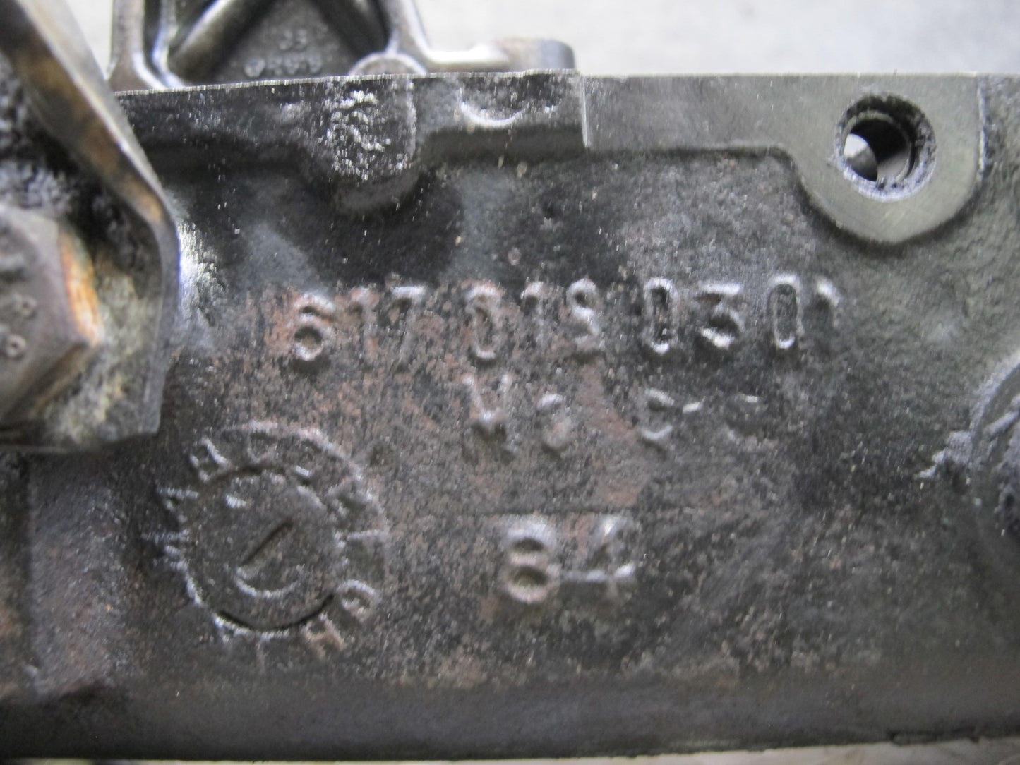 82-85 Mercedes W123 300D 3.0L 617.952 Diesel Engine Motor Cylinder Head OEM