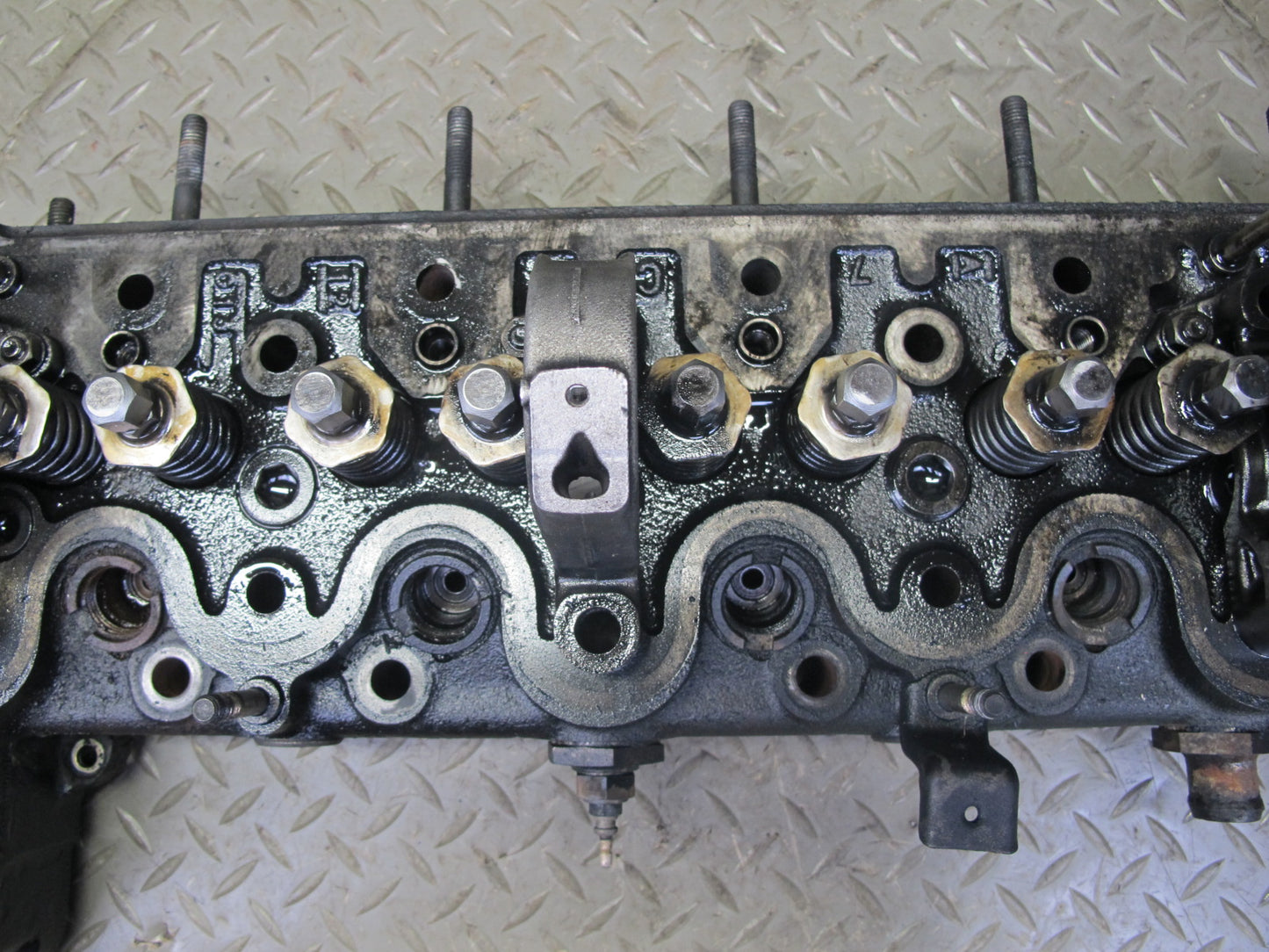 82-85 Mercedes W123 300D 3.0L 617.952 Diesel Engine Motor Cylinder Head OEM