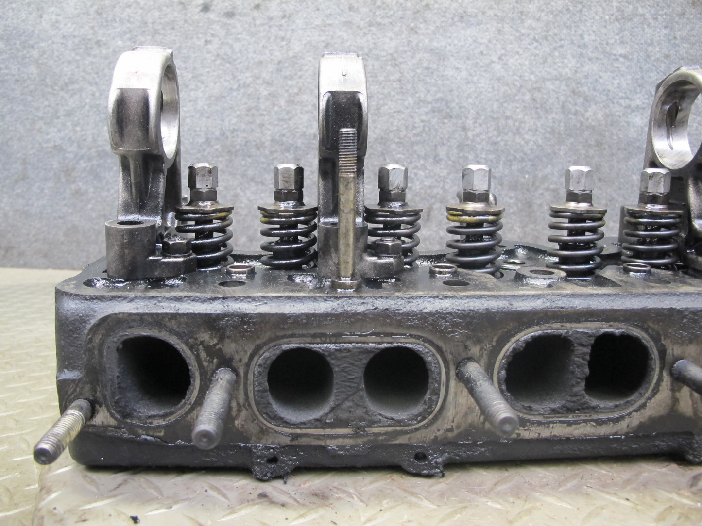 82-85 Mercedes W123 300D 3.0L 617.952 Diesel Engine Motor Cylinder Head OEM